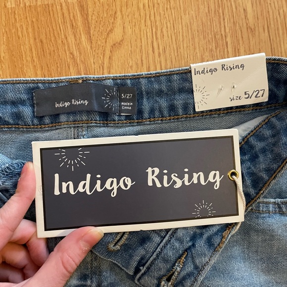 Indigo rising Jean shorts - Picture 2 of 5